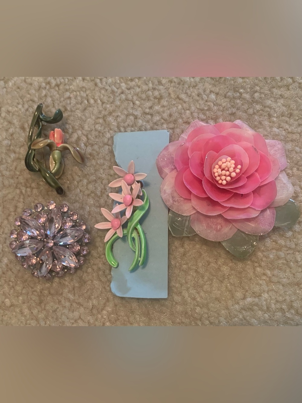 Lot of 4 Vintage Flower Floral Themed Pins Brooches Cottagecore Granny Daisy
